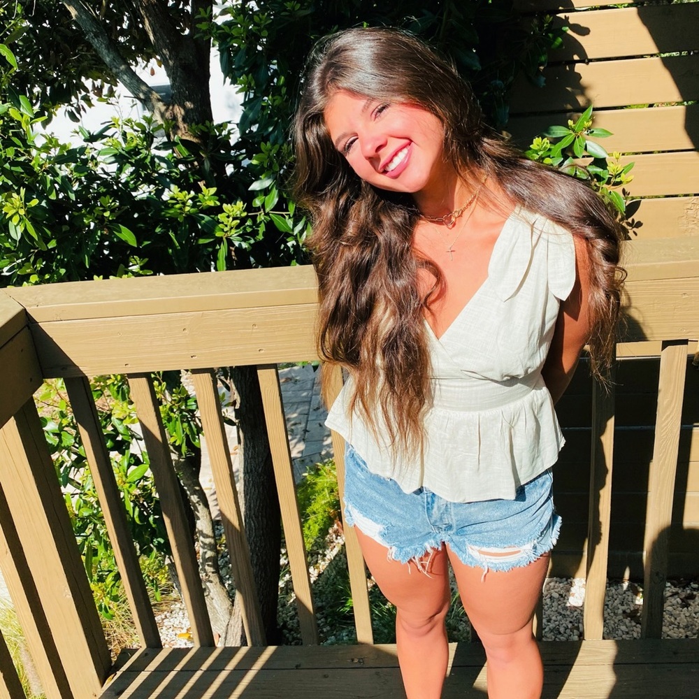 Meet your Posher, Selena